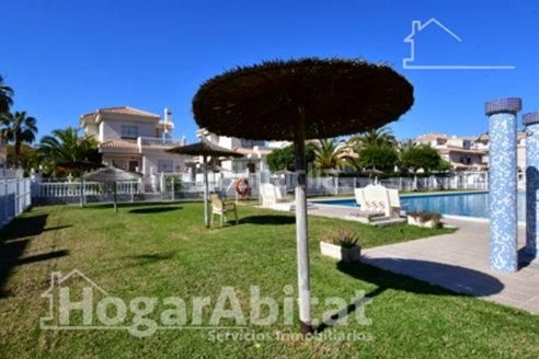 Foto 76229202-4393-4dc0-bd33-ed45f1058f0e. Casa adossada amb aparcament piscina a Playa Flamenca Orihuela