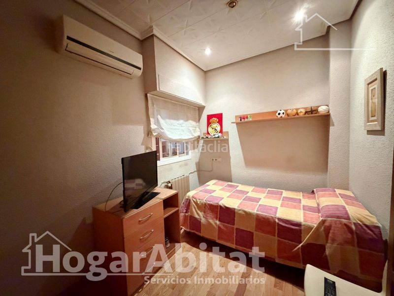 Foto 0d0e699c-2f73-40fb-879a-e4b364b338c7. Casa amb calefacció aparcament a El Alborgí Paterna