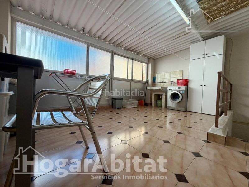 Foto 2e7b35a9-1a3b-46d4-b26a-603da06db8ee. Casa amb calefacció aparcament a El Alborgí Paterna