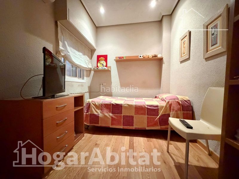 Foto 5289f9c9-433a-45e3-b23e-e243076df005. Casa amb calefacció aparcament a El Alborgí Paterna