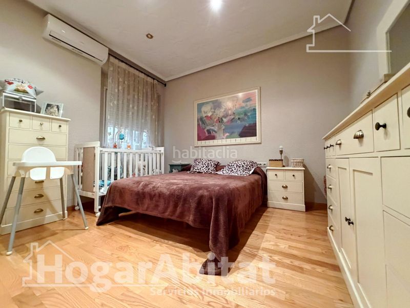 Foto ac1e3b23-a775-442c-82b5-f893ef89ae95. Casa amb calefacció aparcament a El Alborgí Paterna