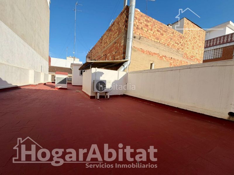 Foto bec43bba-6866-4774-9044-2dbe3d9e5b75. Casa amb calefacció aparcament a El Alborgí Paterna