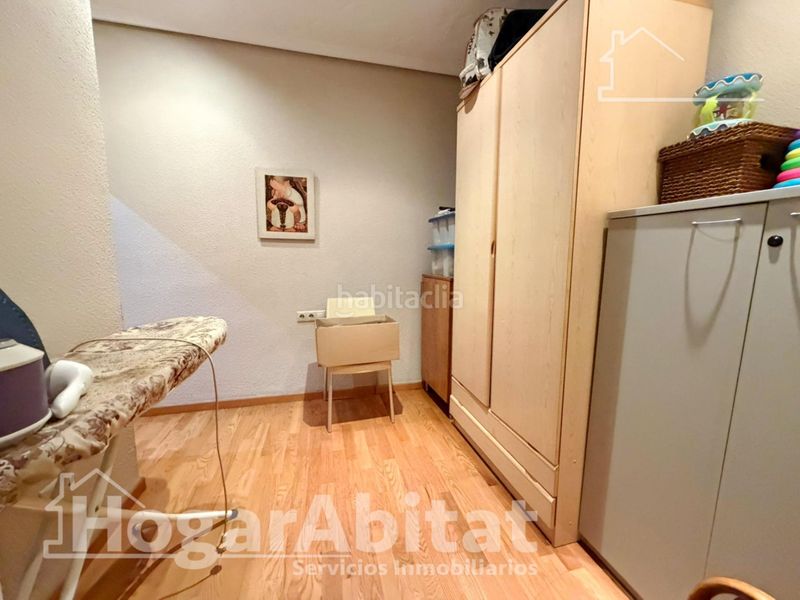 Foto c9ac6065-9735-4c36-bf51-a50e5582a66c. Casa amb calefacció aparcament a El Alborgí Paterna