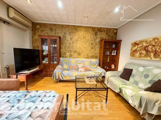 Casa  Calle mariana colás. Espaciosa, versátil y muy luminosa con terraza y garaje