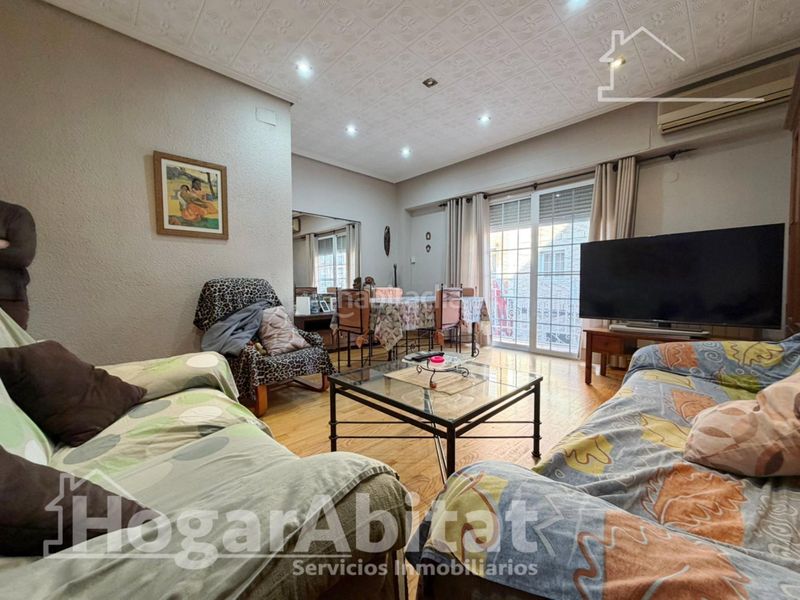 Foto f6958dfa-975c-436b-952d-6f754e4754e0. Casa amb calefacció aparcament a El Alborgí Paterna