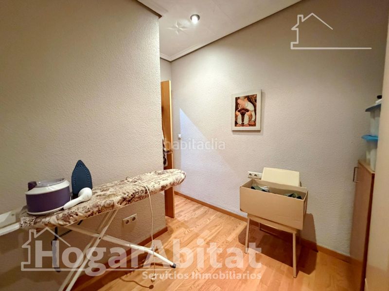 Foto f9bb1f1f-d14f-4194-a3f8-f96354bccad5. Casa amb calefacció aparcament a El Alborgí Paterna