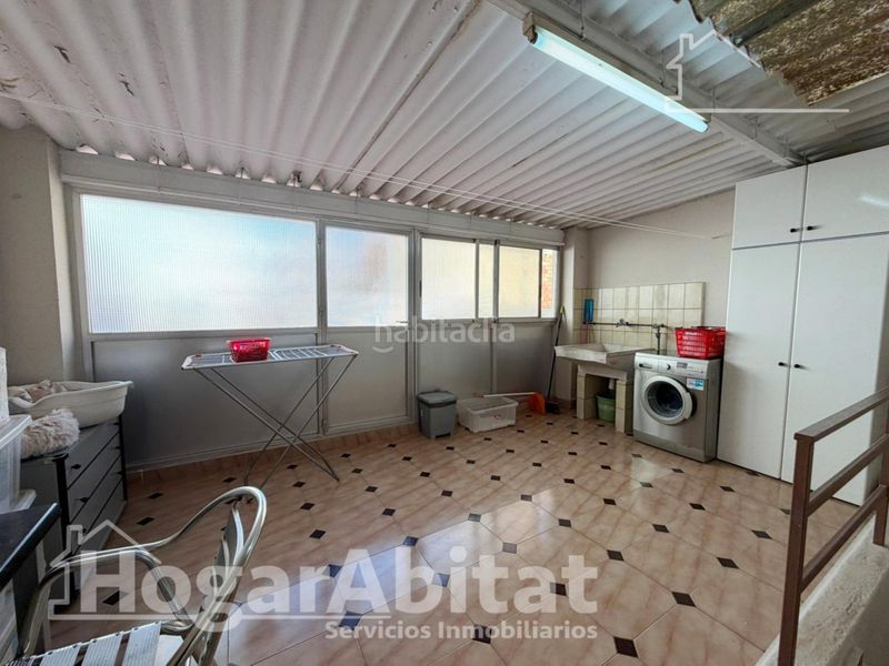 Foto fd206983-e1c4-4647-bede-00dab5eee077. Casa amb calefacció aparcament a El Alborgí Paterna