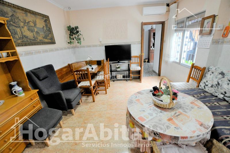 Foto 0e7c99fa-1551-42ad-b1b2-f90521bc477b. Casa amb aparcament a Zona Concordia Burjassot
