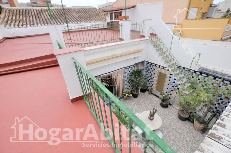 Foto 615a4dd5-bcde-4037-b465-8ea22f1fe261. Casa amb aparcament a Zona Concordia Burjassot