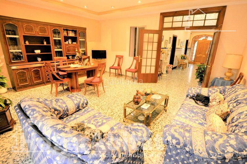Foto d78a8ed0-17ff-4160-b2c7-a6316296a6c4. Casa amb aparcament a Zona Concordia Burjassot