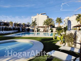 Pis  Carrer alborcer. Reforma a estrenar con piscina, garaje y terraza.