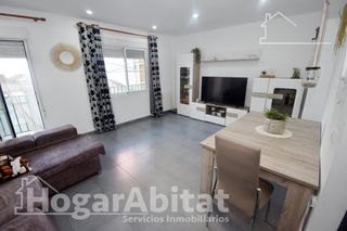 Piso  Calle canalejas. Reformado y amueblado con terraza y balcón junto al puerto
