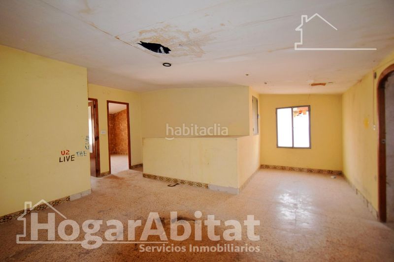 Foto 06f6623b-0a69-4ba6-aa6b-e4f4a32590c8. Casa amb aparcament a Moncada