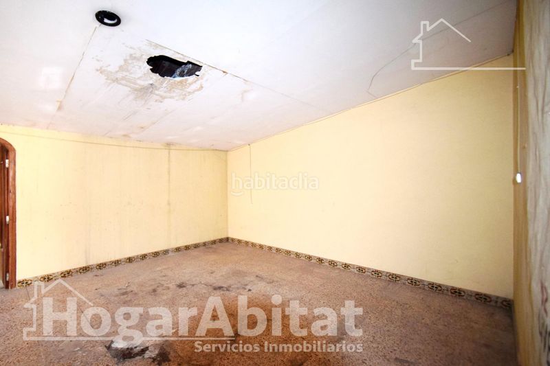 Foto 2f7422fd-9181-4575-8fbf-45c12b47bc18. Casa amb aparcament a Moncada