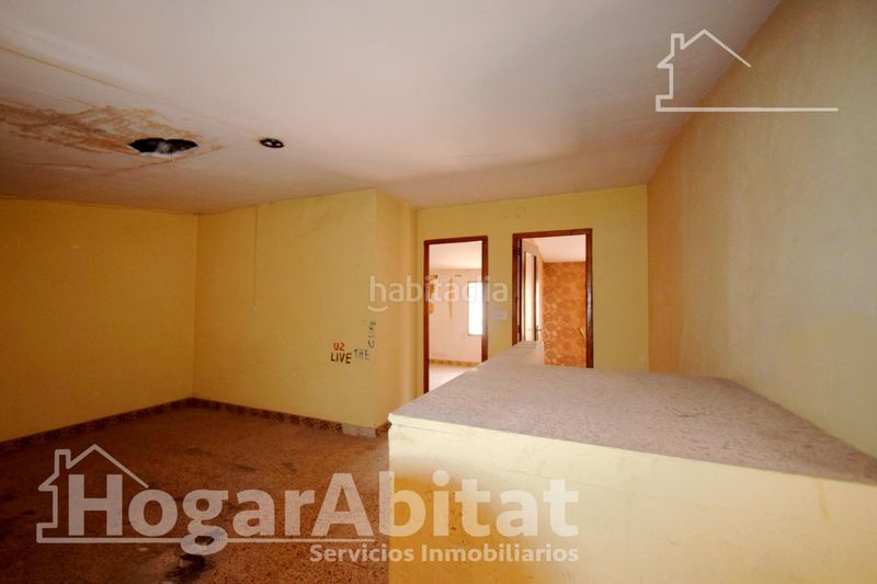 Foto 7c7cb4f0-e605-49e5-90c0-50dfcb1ba5d4. Casa amb aparcament a Moncada