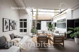 Casa  Calle algemesí. Espaciosa casa con muchas posibilidades cerca del metro