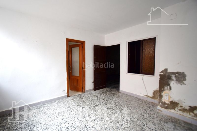 Foto b6b1a096-7d2f-41c3-8b19-a3b424edb790. Casa amb aparcament a Moncada