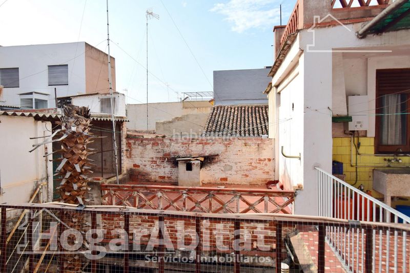 Foto c7cf2f2c-9ff9-40a8-b368-ded1ba643b19. Casa amb aparcament a Moncada