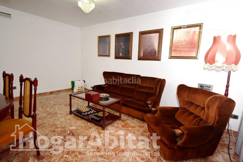 Foto 9a3d8fd2-6ff9-40f3-99c4-ee4a1f70418a. Casa amb calefacció aparcament a Catarroja
