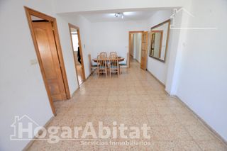 Piso  Calle de sant joan de ribera. Amplio con terraza, garaje y ascensor