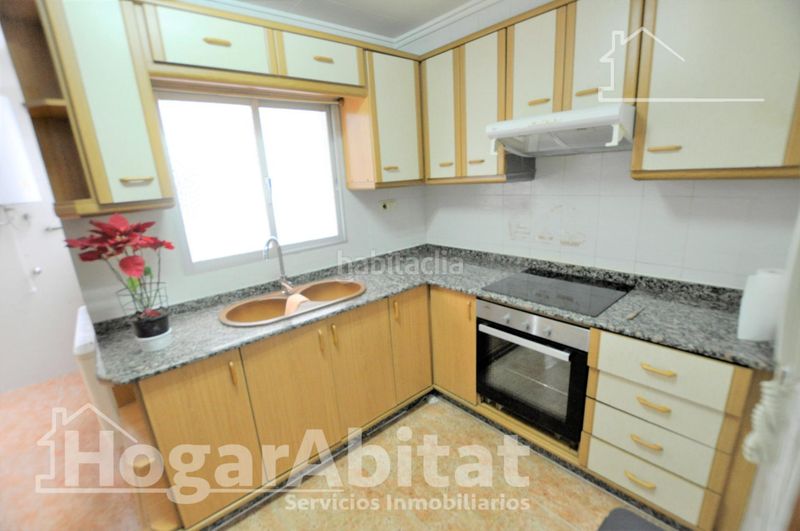 Foto f4d12a8e-295a-4a8c-9cae-3835a2e17d0f. Pis amb calefacció aparcament a Aldaia