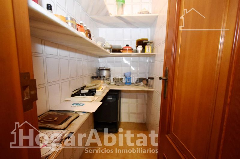 Foto 087b050f-2071-488f-95ac-96e5b7cbc9e9. Casa amb aparcament a Monserrat