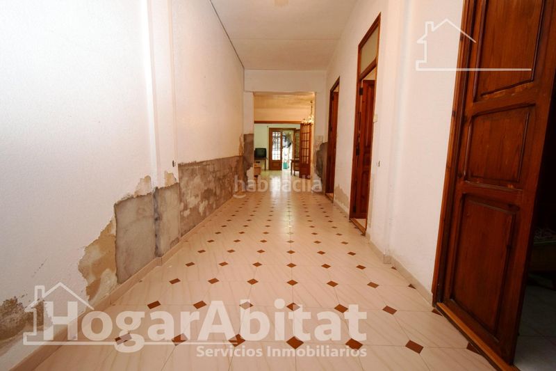 Foto 0e98b67f-dc78-4021-81d7-dd6c730b49a1. Casa amb aparcament a Monserrat