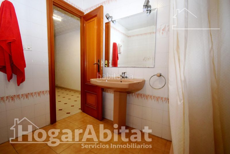 Foto 5ae58474-eae5-4624-b7f5-80fbf5dd73ac. Casa amb aparcament a Monserrat
