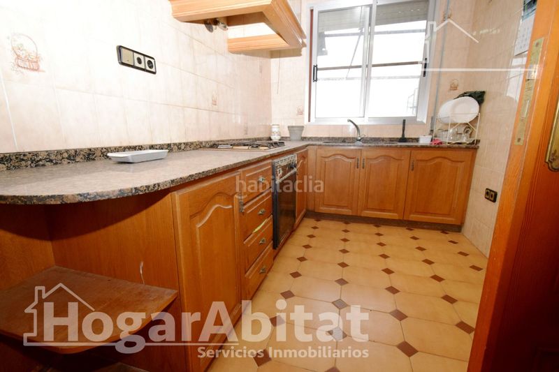 Foto dcce6de8-0c6b-47a7-a8a0-c620abf6a2c4. Casa amb aparcament a Monserrat