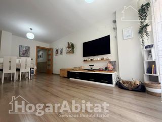 Etagenwohnung  Calle horta. Hogar de lujo! amplio, bonito y luminoso con balcón