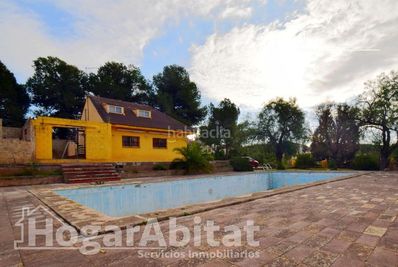 Foto ddd3a376-6cb4-44b3-bc7e-c4d31ad89e35. Casa amb aparcament piscina a Urbanizaciones Llíria
