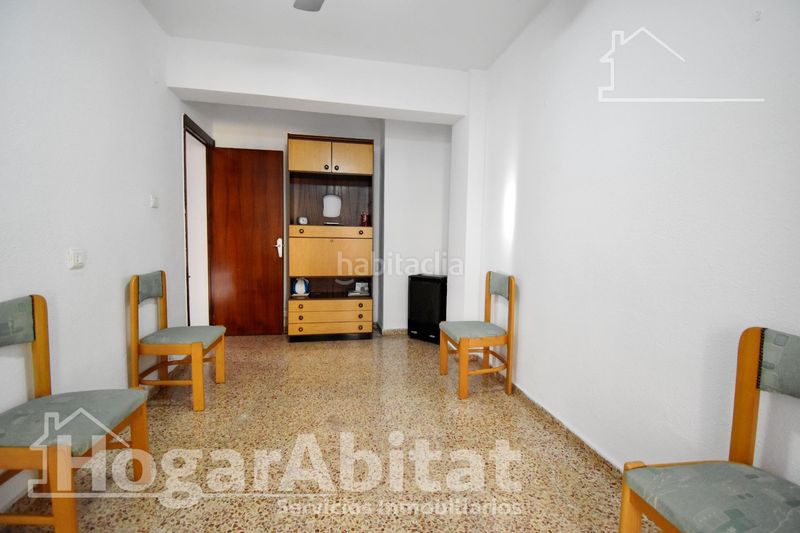 Foto b8a50ca0-fa86-4d29-8b0d-fc92870585ad. Pis a Oliva pueblo Oliva