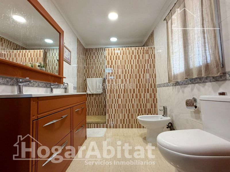 Foto 0b1d72cf-2ada-42f4-bbf6-bc9ea58a94c1. Chalet  con piscina, garaje, terraza y barbacoa en Vilamarxant