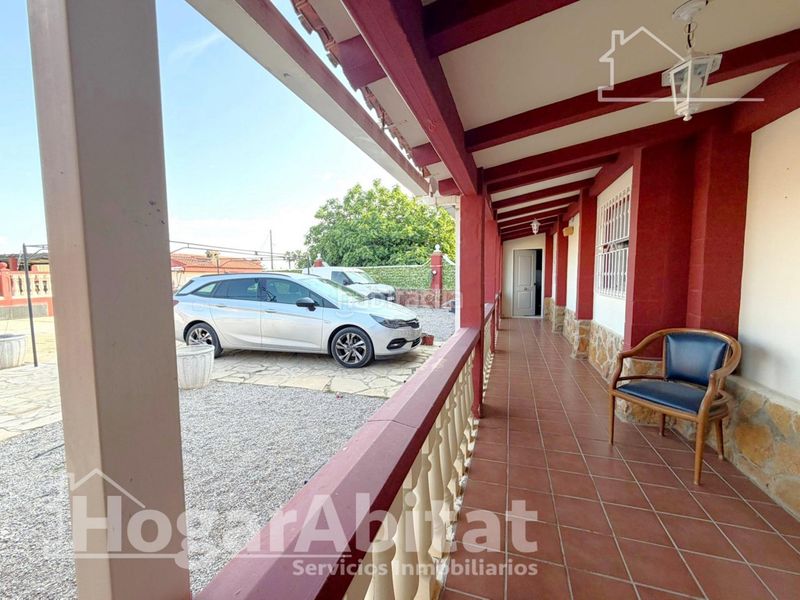 Foto e80f4584-966a-4020-8101-1ddbf56c5c4f. Chalet  con piscina, garaje, terraza y barbacoa en Vilamarxant