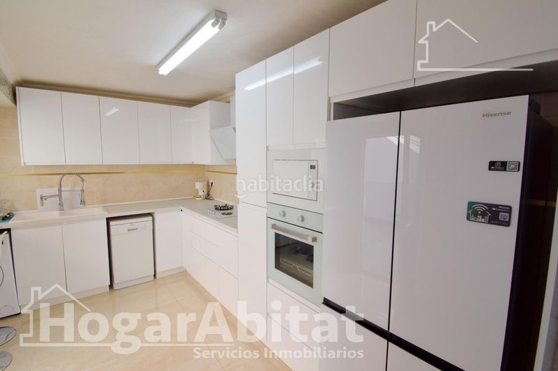 Foto 36035abc-3668-4676-ae9c-a21bf412a7e1. Casa amb aparcament a Algemesí