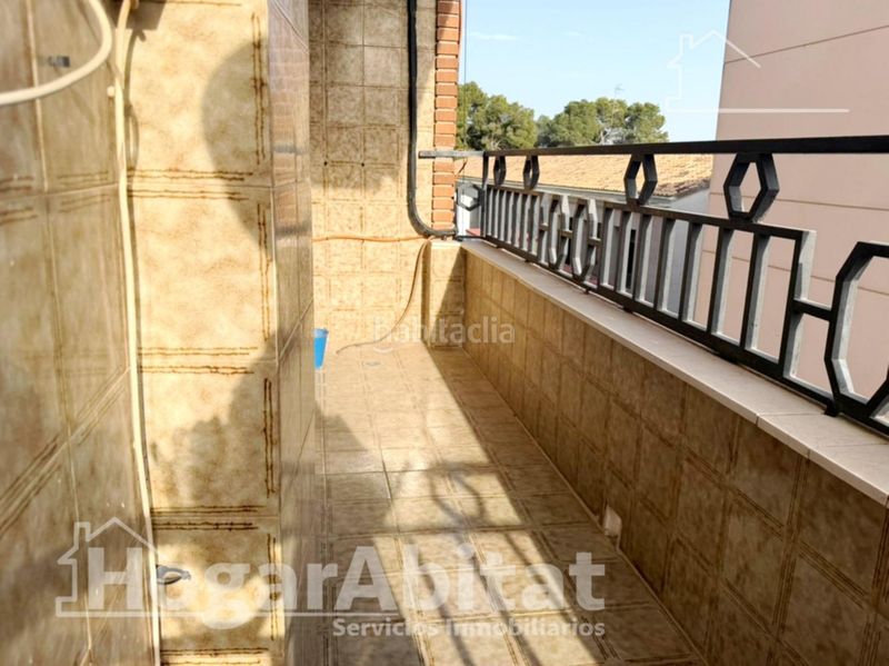 Foto e62a37ee-0ec5-4d08-a8bf-c8cb46cba241. Pis a Benaguasil
