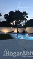 Chalet  Calle juan carlos i s peren. Precioso chalet con piscina, garaje y terraza