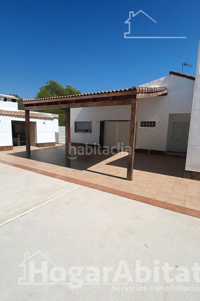 Foto f9952d34-d612-41d5-bb48-d39b97e2efb8. Xalet amb calefacció aparcament piscina a Sierra Perenchiza-Cumbres de Calicanto-Sto Domingo Chiva