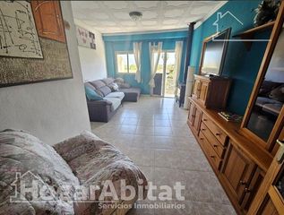 Etagenwohnung  Calle marqués del turia. Zona centro! amplio y luminoso con dos terrazas y balcón