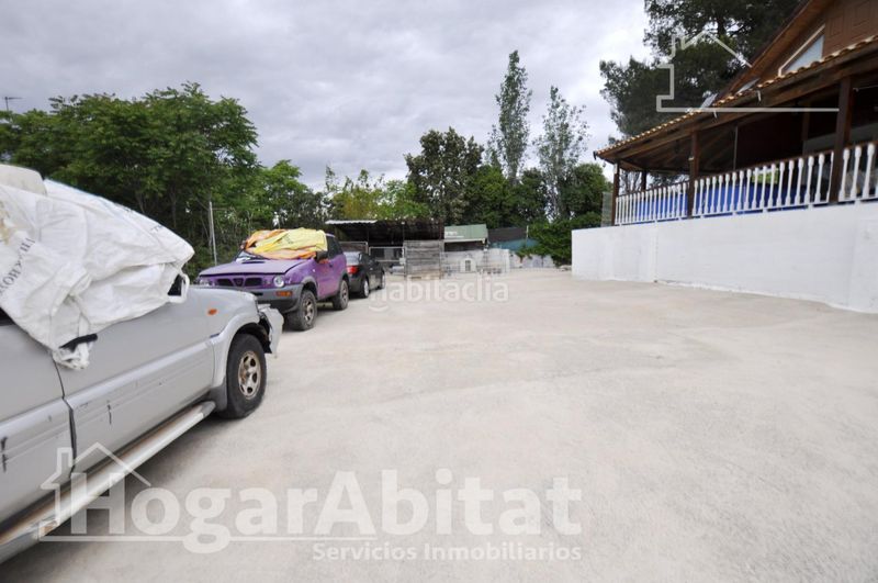 Foto 00245a26-35e1-4da8-bdb7-4628d638a62d. Chalet with heating parking in Monserrat