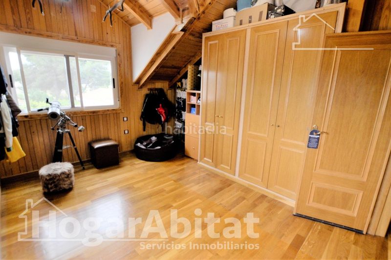 Foto 0b7e9ded-8795-4fe4-8a50-dd7a6d3309a3. Chalet with heating parking in Monserrat