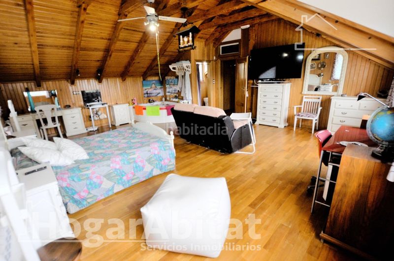 Foto 363c3fe7-6d18-451f-bab5-92ff66bd4f1b. Chalet with heating parking in Monserrat