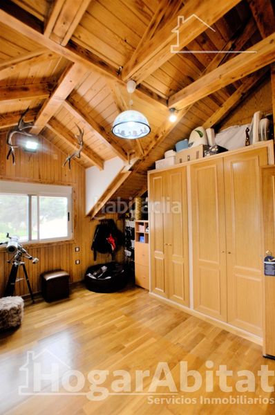Foto 3cb1f286-be09-4302-84bd-377835d05a82. Chalet with heating parking in Monserrat