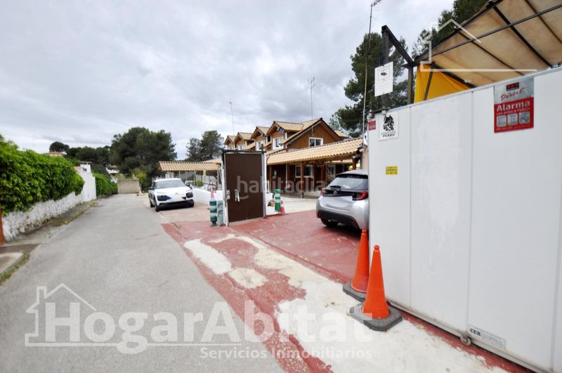 Foto 45e83e6c-fc6a-4009-9434-dadf87fd3eca. Chalet with heating parking in Monserrat