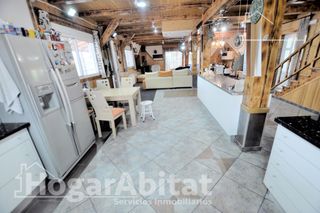 Xalet  Calle pita. Chalet seminuevo con garaje, terraza y barbcoa