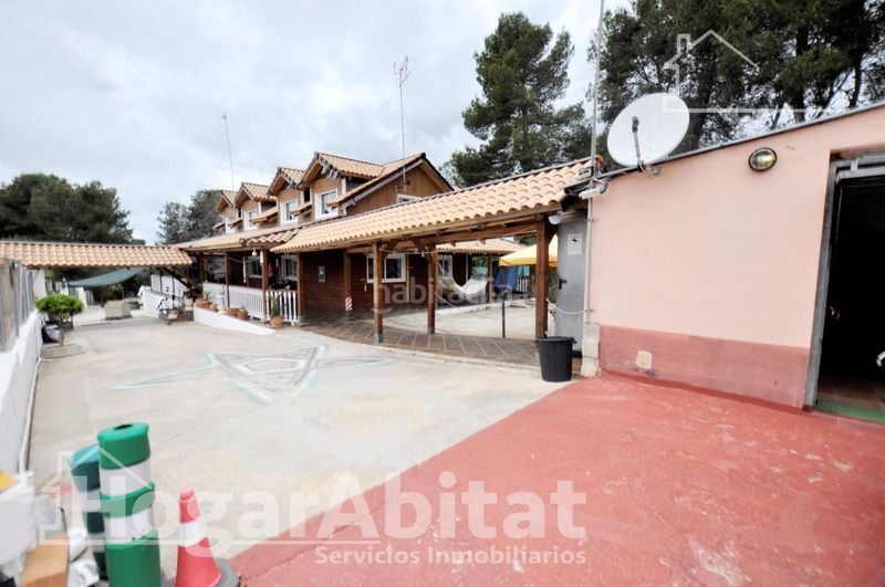 Foto 52ec54b1-3006-4e9c-a1e8-fa67d5ec645e. Chalet with heating parking in Monserrat