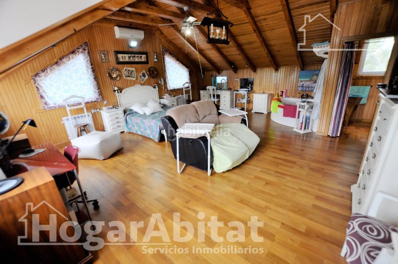 Foto 5c4940b0-8d17-482c-9df7-b50103943b84. Chalet with heating parking in Monserrat