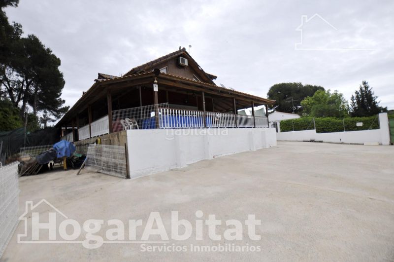 Foto 75e91a27-f32c-4d6e-a7c3-31006036f28e. Chalet with heating parking in Monserrat
