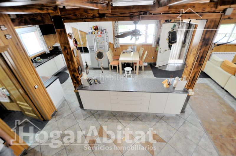 Foto 8511027c-0de3-4dd6-83d0-2f182b4a6f54. Chalet with heating parking in Monserrat