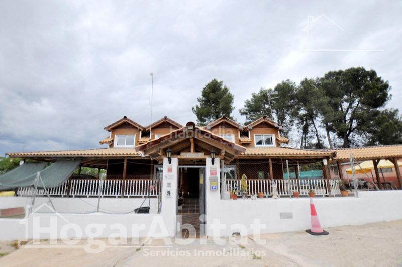 Foto 8cadaead-1c92-4d59-b8c8-4319053e44b2. Chalet with heating parking in Monserrat